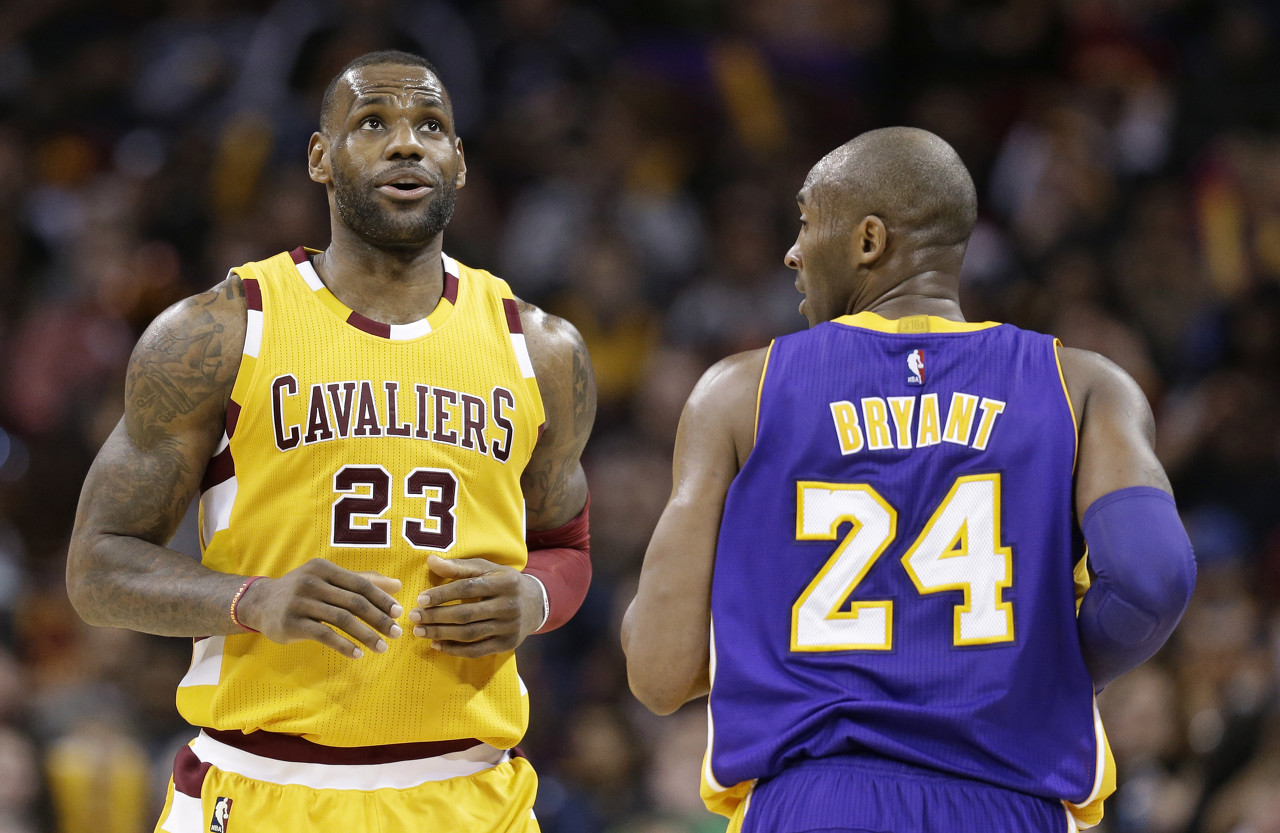 华体会官方网站-圣诞夜60分不是传说！詹姆斯500+前无古人 库里一遇圣诞就隐身？